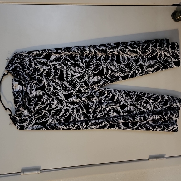 Ladies Drapers and Damons pants - Picture 1 of 3